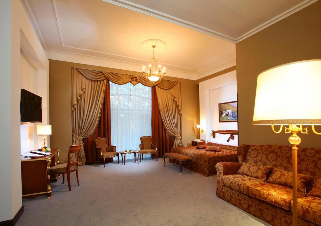 Aleksandrovski Grand Hotel ウラジカフカス 部屋 写真